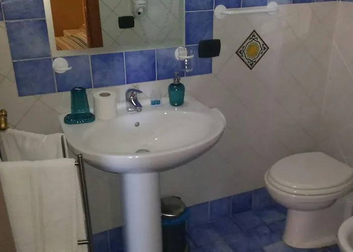 Frühstückspension Kolymbetra 3*