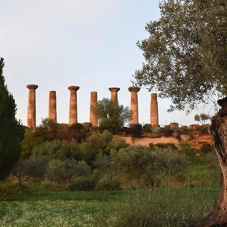 Bed & Breakfast Kolymbetra 3*